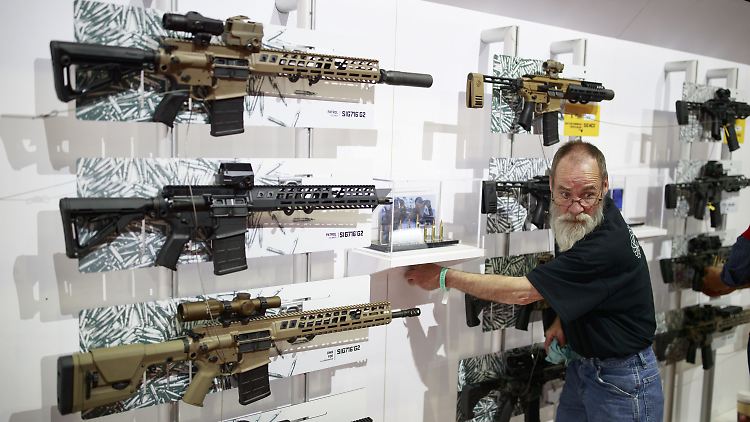 In den USA gehören Waffen für viele einfach zum Leben dazu - die NRA setzt sich stets gegen strengere Gesetze ein. 
