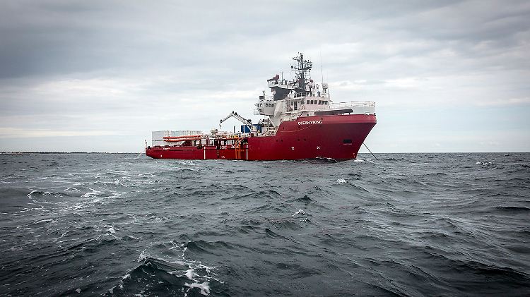 Die "Ocean Viking" war am Sonntag in Marseille in See gestochen.