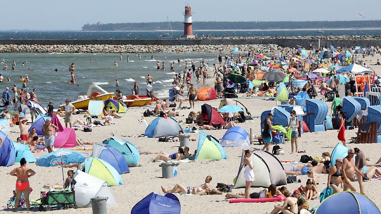 Wer im Meer baden geht, sollte wissen, ob er zu einer der Risikogruppen für eine Infektion gehört.