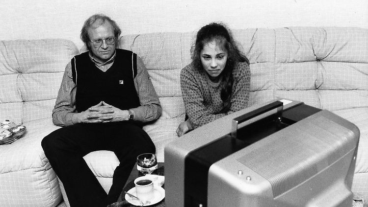 Karel Fajfr 1985 mit seinem Schützling Tina Riegel. Die berichtete, ihr Trainer habe sie beleidigt und geschlagen.