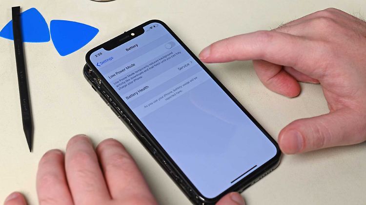 Wenn bei einem iPhone XS der Akku nicht von einer autorisierten Werkstatt gewechselt wird, sind die Batterie-Informationen futsch.