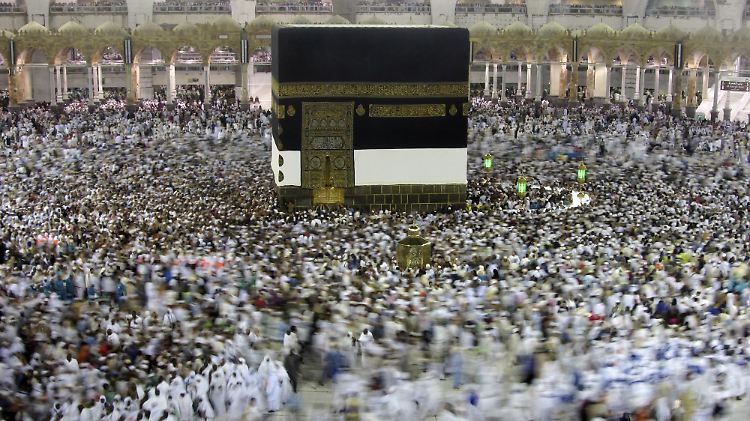 Wichtiger Bestandteil des Hadsch: Siebenmal sollen gläubige Muslime um die Kaaba in Mekka schreiten.