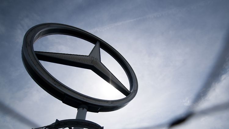 Die Daimler-Aktie musste zuletzt etwas Federn lassen ....