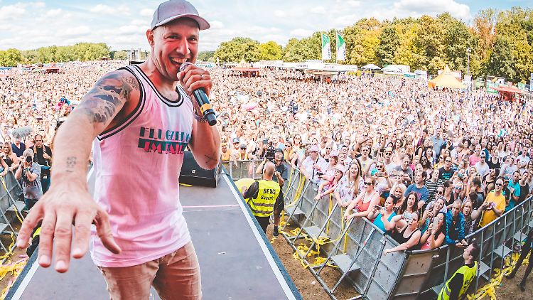 Auch heute begeistert er noch seine Fans bei 90er-Jahre-Festivals oder am Ballermann: Oli.P.