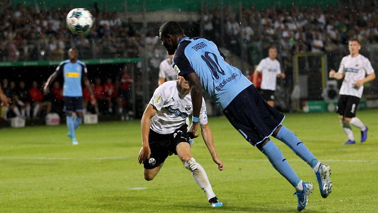 Ein schönes Tor zum Debüt: Marcus Thuram erzielt früh den Gladbacher Siegtreffer.