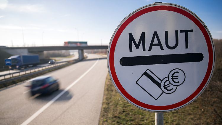 Die Debatte um die deutsche Pkw-Maut reißt nicht ab.