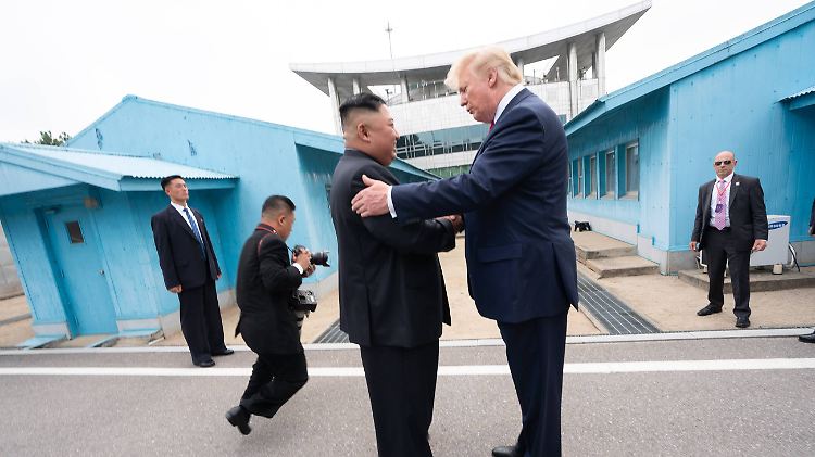 Kim und Trump (r.) hatten sich zuletzt Ende Juni an der innerkoreanischen Grenze getroffen.