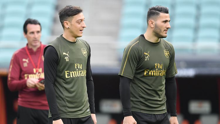 Mesut Özil und Sead Kolasinac sind am 26. Juli in London von mehreren Männern überfallen worden. 