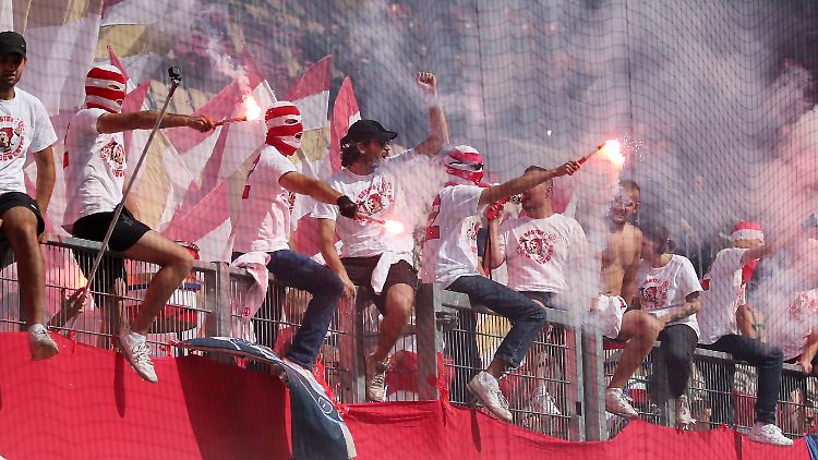 Mainzer Chaoten provozieren sogar einen Spielabbruch.