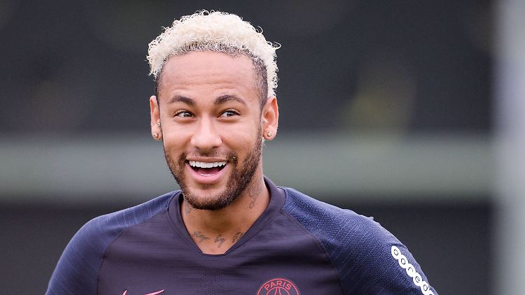 Neymar darf sich wohl freuen: Der Transfer des Superstars könnte vor dem Abschluss stehen.