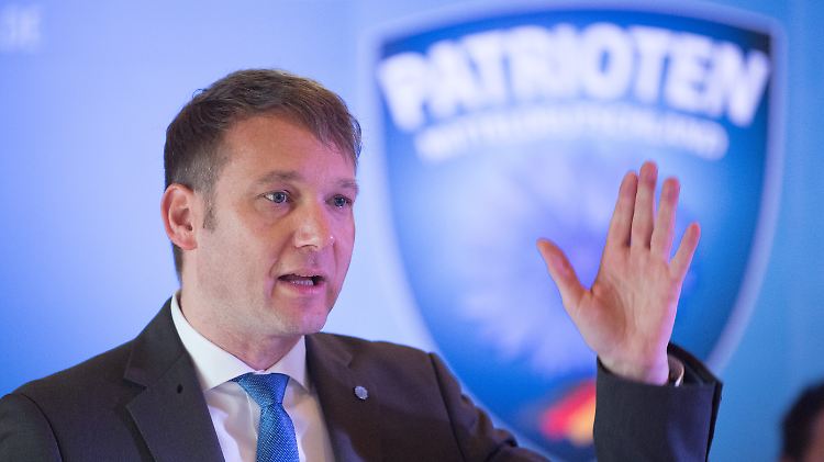 Poggenburg scheiterte am Wochenende mit dem Antrag, die von ihm gegründete Partei aufzulösen.