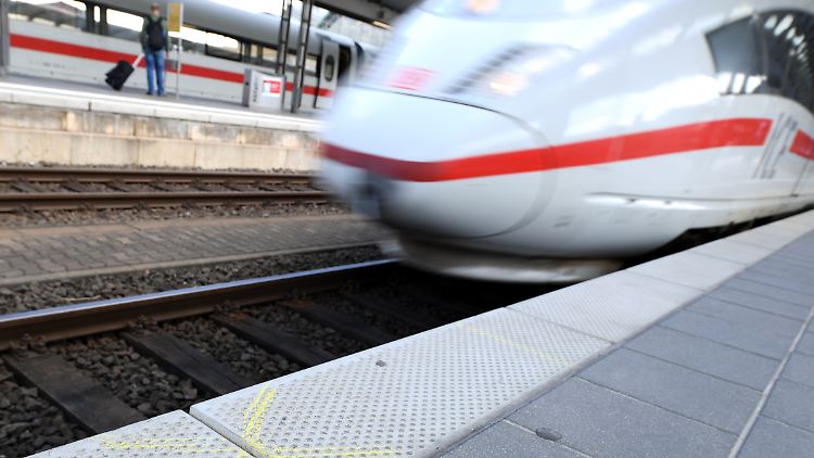 Nach dem Willen des Verteidigungsministeriums sollen Soldaten kostenlos die Bahn nutzen können.