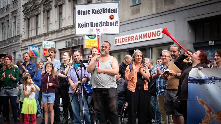 In Berlin sind immer wieder Kiezläden bedroht, weil sie die Mieten nicht mehr zahlen können.