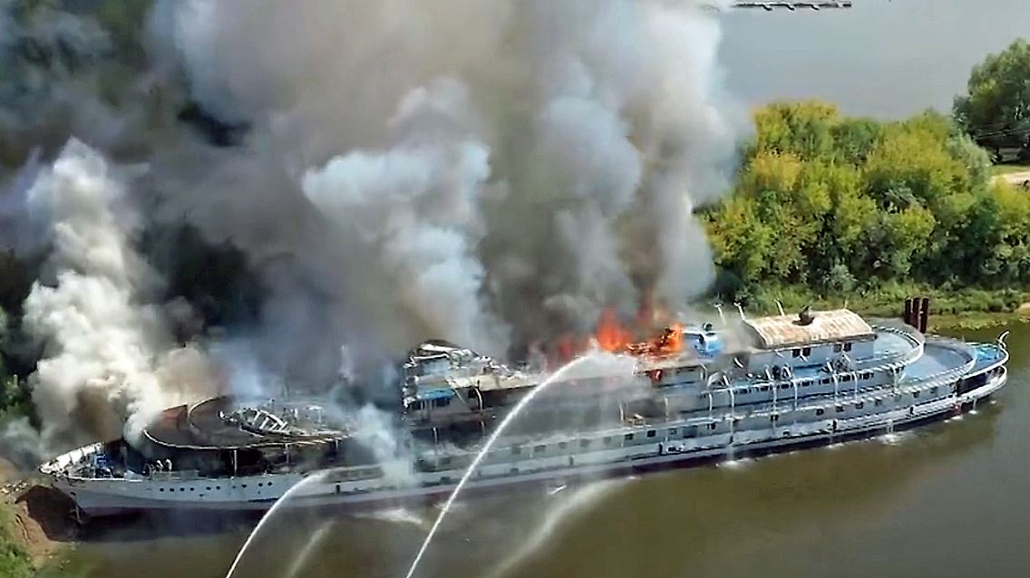 kreuzfahrtschiff flamemn.jpg