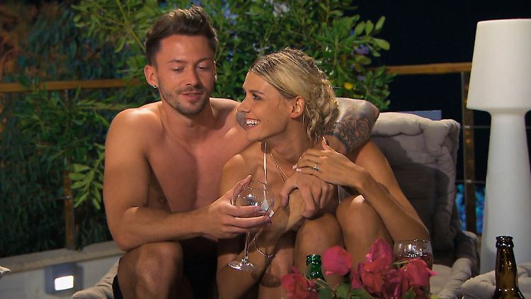 Knutsch-Debütant Keno und Bachelorette Gerda gehen auch dieses Mal wieder auf Tuchfühlung. Doch reicht das schon für eine Rose?