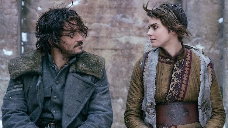 Orlando Bloom und Cara Delevingne spielen die Hauptrollen in der Amazon-Serie "Carnival Row".