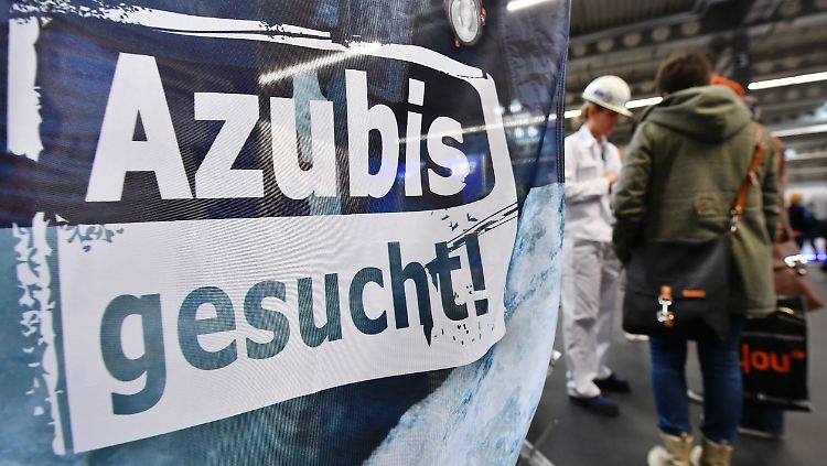 Betriebe, die ihre Ausbildungsplätze nicht bewerben, geraten zunehmend in Schwierigkeiten.