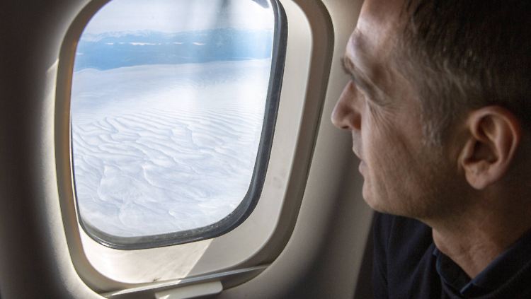 Auch Flugreisen heizen den Klimawandel an, könnte Außenminister Maas auf dem Flug von Iqaluit nach Pond Inlet gedacht haben.