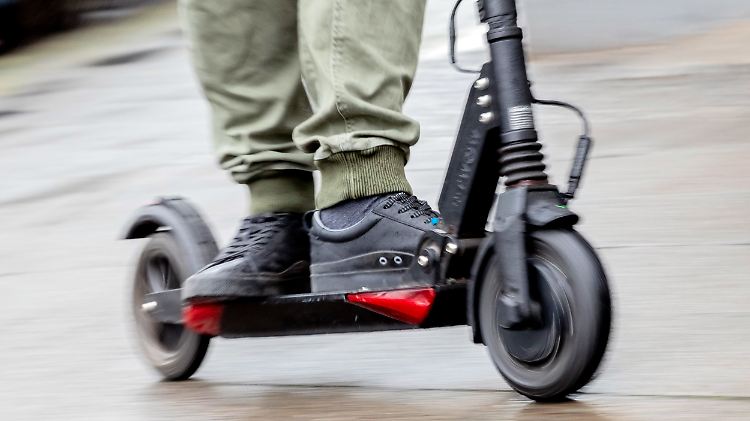 Sollen zunächst aus Mailand verschwinden: E-Tretroller.