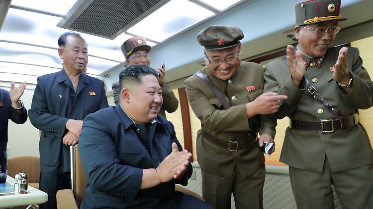 Zufrieden mit "unerklärlichen Erfolgsquoten": Nordkoreas Machthaber Kim Jong Un.