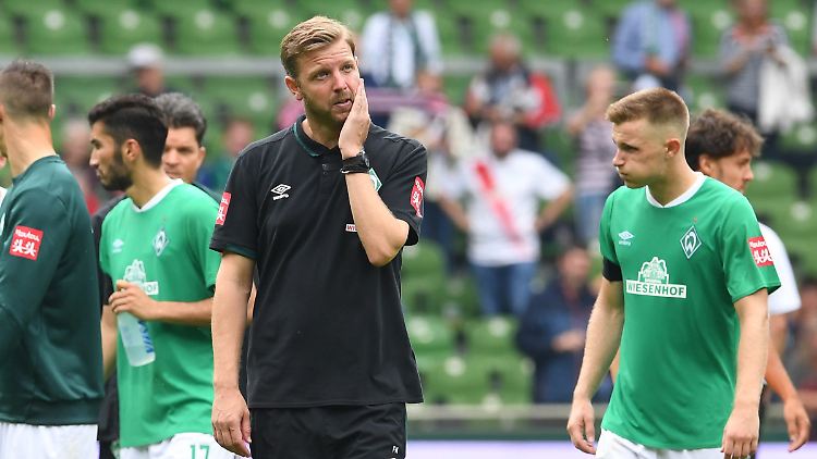 Werder-Coach Florian Kohfeldt sah viele Chancen seines Teams - und viele Tore des Gegners.