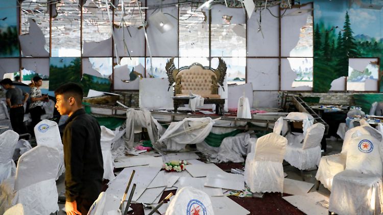 Die Hochzeitshalle in Kabul ist nach dem Anschlag verwüstet.