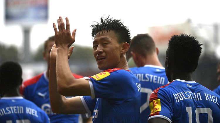 Kieler Doppeltorschütze gegen den KSC: Jae-Sung Lee.