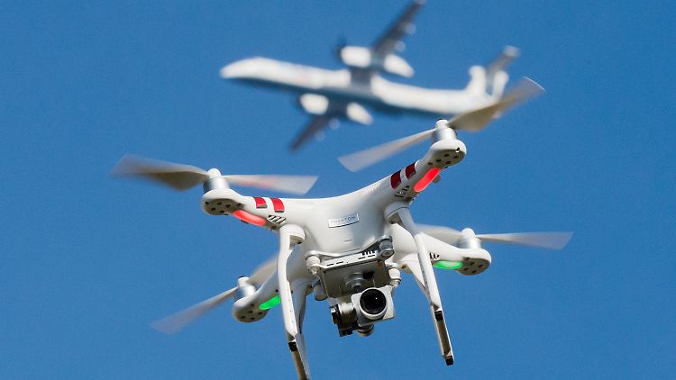 2018 wurden 158 Fälle gemeldet, in denen sich Flugzeugpiloten von einer Drohne behindert fühlten.
