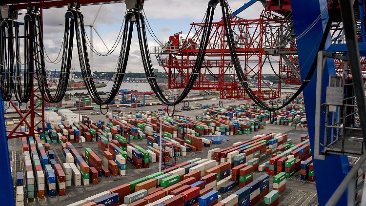 Vor allem für die exportabhängige Industrie sieht die Bundesbank schwarz.
