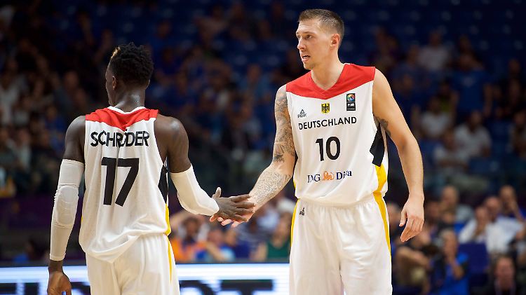 Dennis Schröder und Daniel Theis harmonieren prächtig. Ihr Zusammenspiel kann für den deutschen Erfolg bei der WM elementar sein.