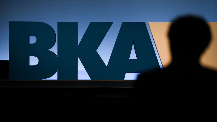 BKA-Chef Münch hat härtere Strafen für die Veröffentlichung von Gegner-Listen gefordert.