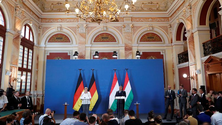 Festakt zum 30. Jahrestag der ungarischen Grenzöffnung für DDR-Bürger: Merkel und Orban sprechen über die Bedeutung von Grenzen.