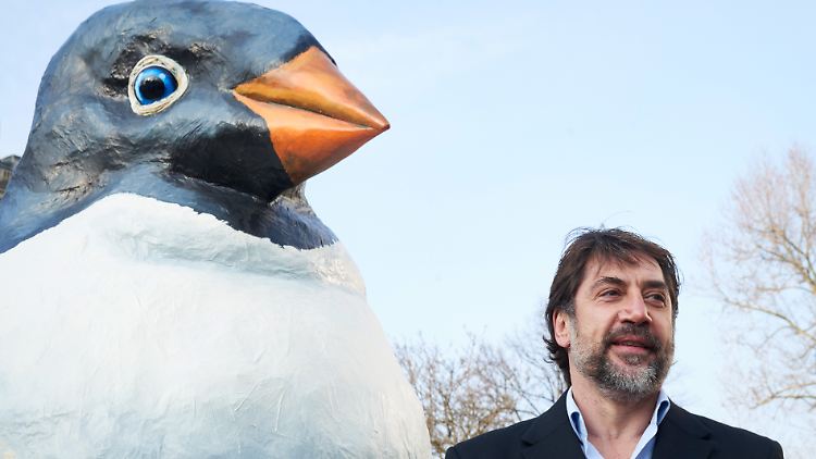 Als Greenpeace-Botschafter macht sich Javier Bardem Sorgen um die Weltmeere.