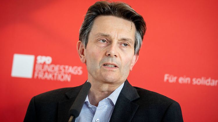 Mützenich: SPD-Fraktion werde "eine politische Bewertung" der Arbeit der GroKo vornehmen.