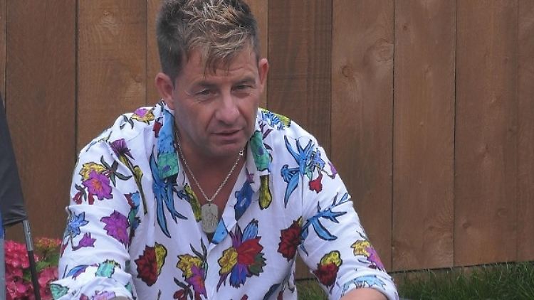 TB_Almklausi bricht während der Show zusammen.jpg