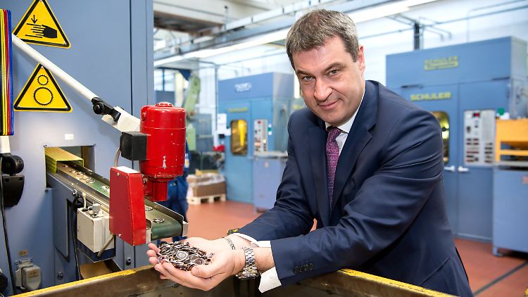 Woher sollen die gesetzlich verordneten Zinsen kommen? Lässt der ehemaliger bayerische Finanzminister sie hier prägen? 