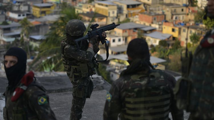 Die zunehmende Polizeigewalt trifft anscheinend vor allem die Menschen in den Armenviertel von Rio de Janeiro.
