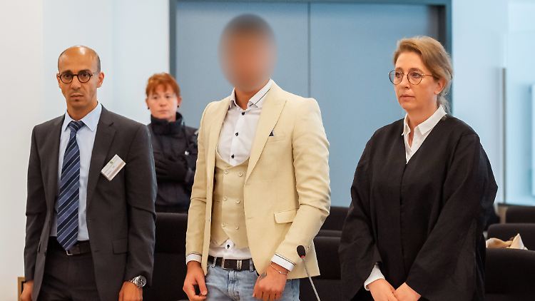 Alla S. hofft, "dass hier die Wahrheit ans Licht gebracht wird". Er beteuert seine Unschuld.