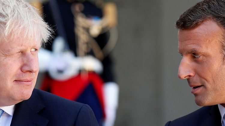 Johnson und Macron geben sich vor den Gesprächen im Ton freundlich in der Sache aber weiter unnachgiebig.