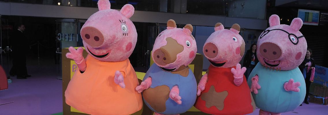 Stoffpuppen von Peppa Pig und ihrer Familie.