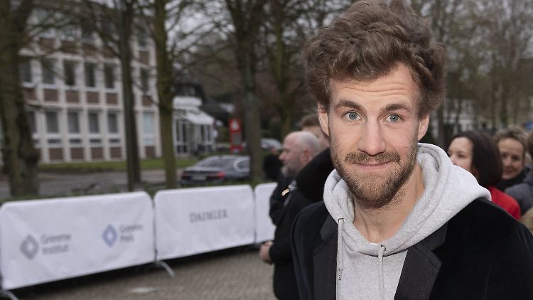 Was er im Schilde führt? Wir werden es sicher bald erfahren: Luke Mockridge.