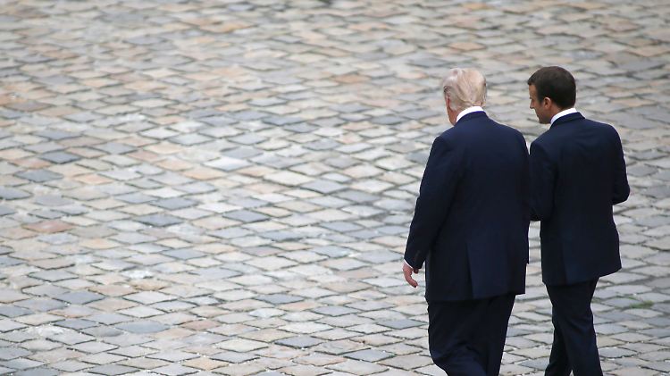 Trump (l.) und Macron bei einem Treffen 2017 in Paris - auch beim G7-Gipfel dürften die beiden viel zu besprechen haben.