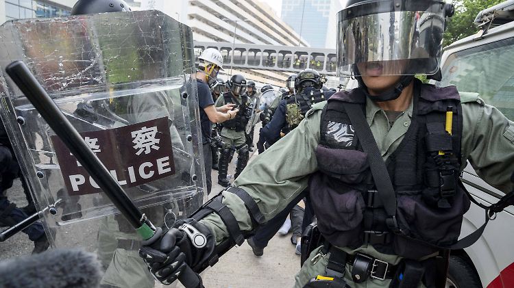 Seit Beginn der Proteste in Hongkong wurden mehr als 830 Menschen vorläufig festgenommen.