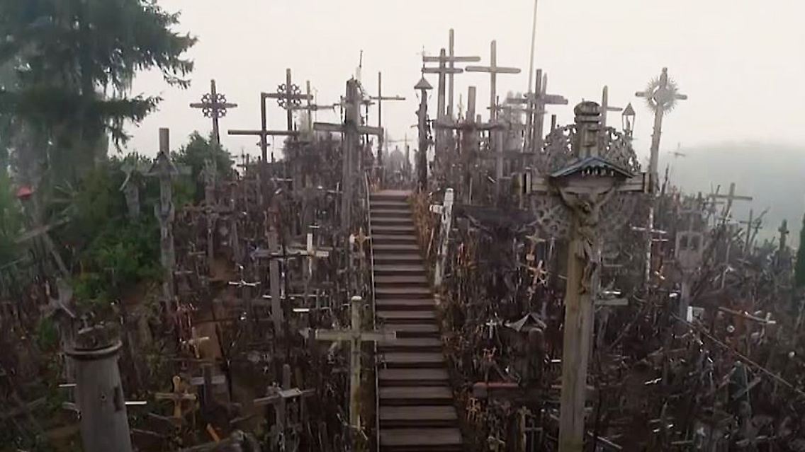 Berg der Kreuze Litauen.JPG