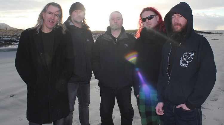 Justin Sullivan (l.) und seine Mitstreiter nahmen ihr neues Album in Norwegen auf.