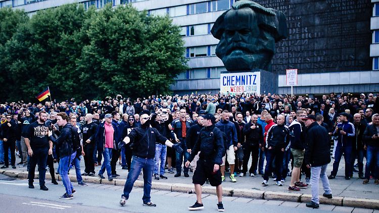 Ende August und Anfang September 2018 mobilisierten rechte Bündnisse zu Protesten in Chemnitz.