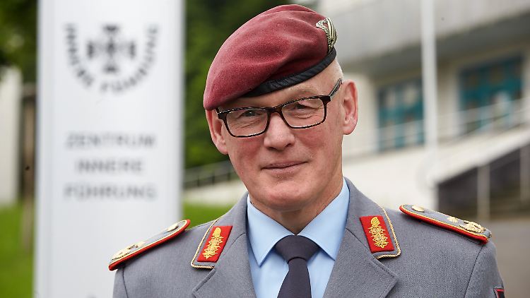 Reinhardt Zudrop wird vorgeworfen, gegen das Soldatengesetz verstoßen zu haben.