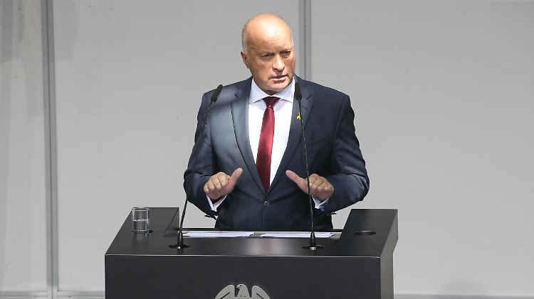 Der AfD-Bundestagsabgeordnete Rüdiger Lucassen fordert die Suspendierung Zudrops.
