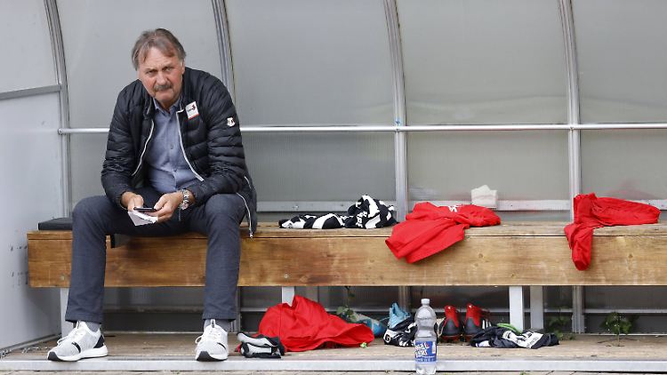 Peter Neururer fühlt sich in Wattenscheid absolut nicht mehr wohl.