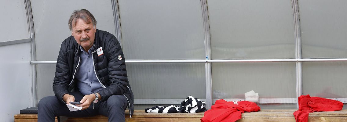Peter Neururer fühlt sich in Wattenscheid absolut nicht mehr wohl.